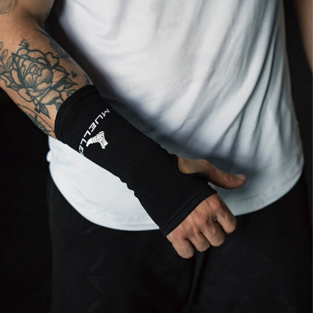 Soporte Para Muñeca Elastico Mueller Negro Talla Regular image 3